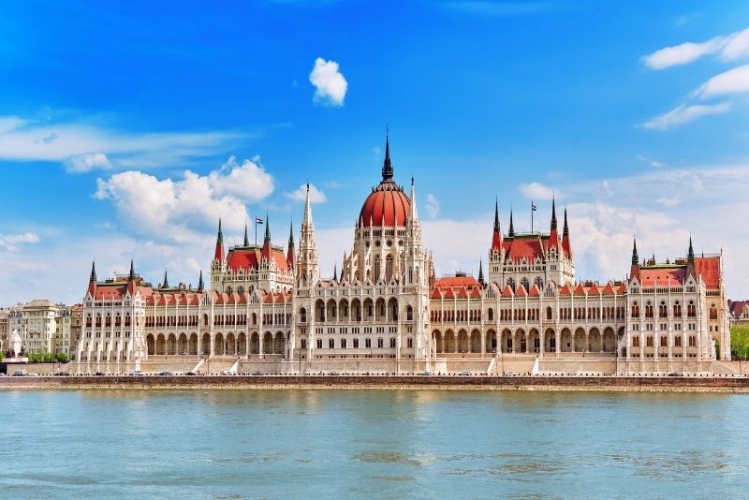 ტურიBudapest